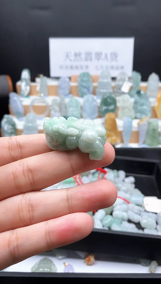 翡翠未镶嵌吊坠(不含链)49貔貅 吊坠