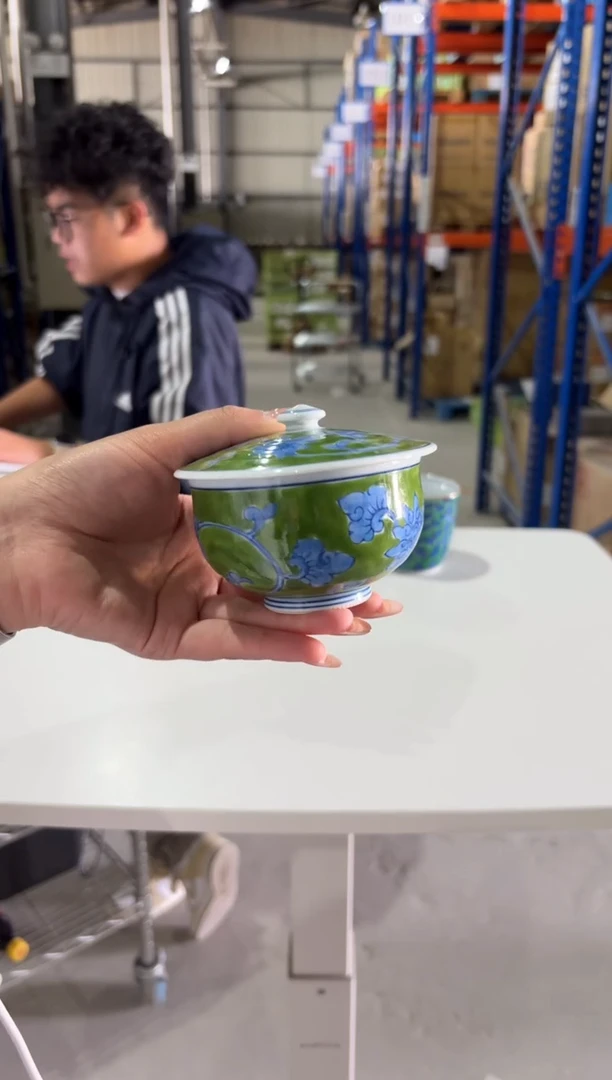 玻璃纸緑濃唐草； 汲出緑濃唐草； 汲出