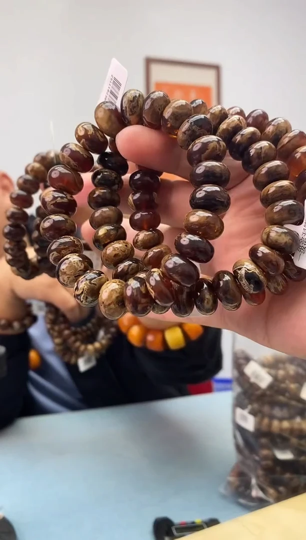 琥珀未镶嵌珠宝奇石假一罚十，一级溶洞多样性发一件023