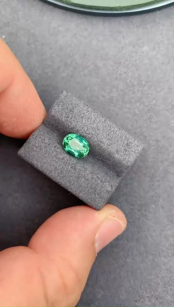 未镶嵌裸石碧玺1.5ct 拉贡碧玺