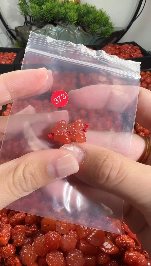 颈饰未镶嵌南红玛瑙1