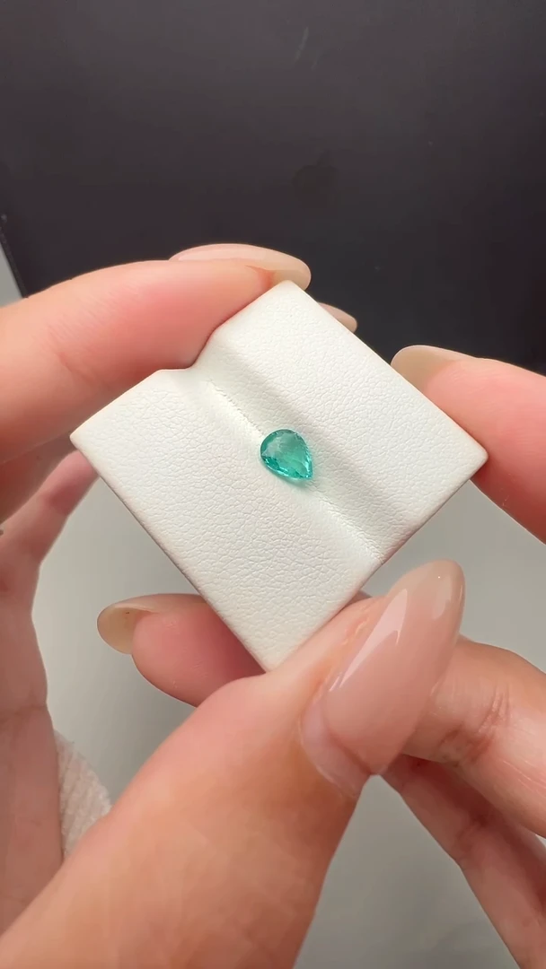 帕拉依巴碧玺珠宝半成品未镶嵌霓虹蓝绿 0.72CT