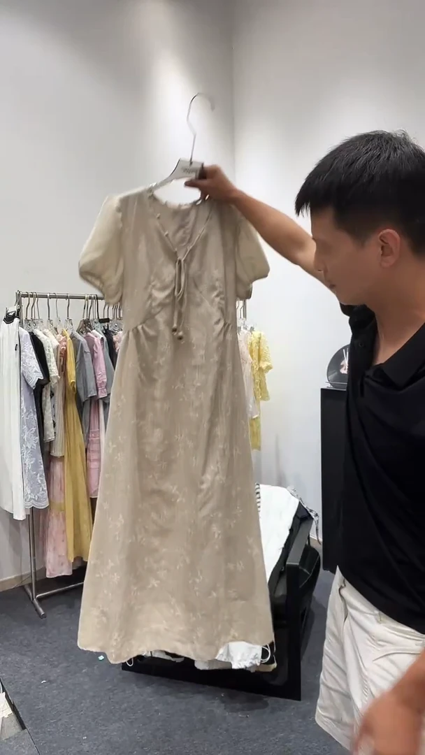 S码时尚百搭连衣裙