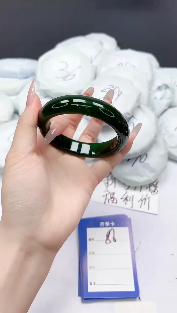 未镶嵌手镯石英质玉86/58