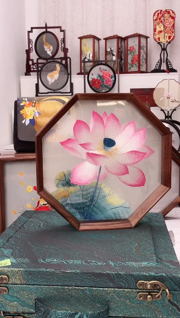 扇子苏绣作品手工摆台