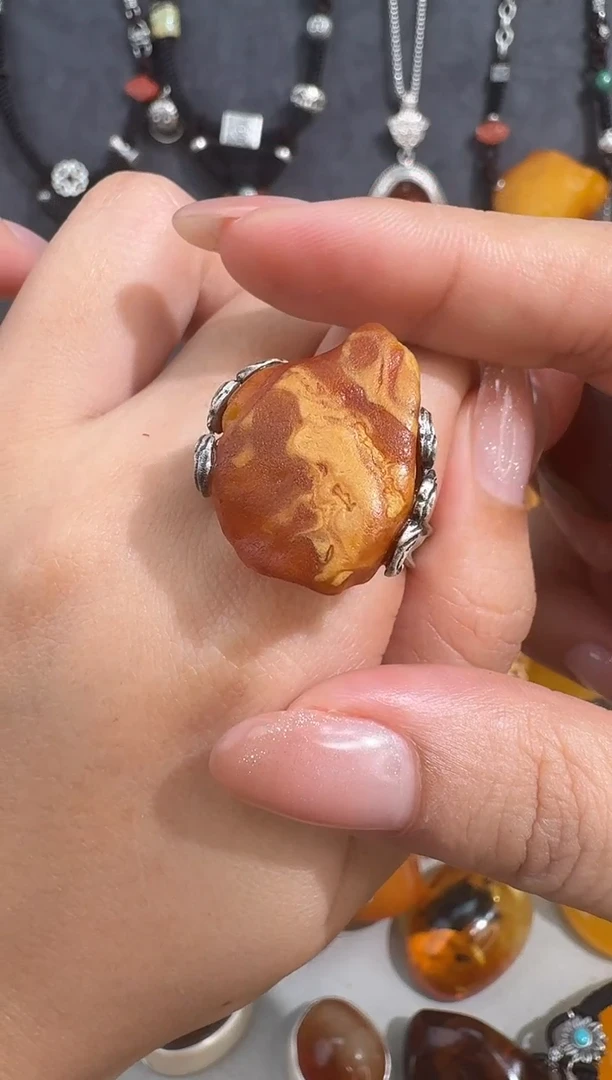 未镶嵌琥珀裸石琥珀