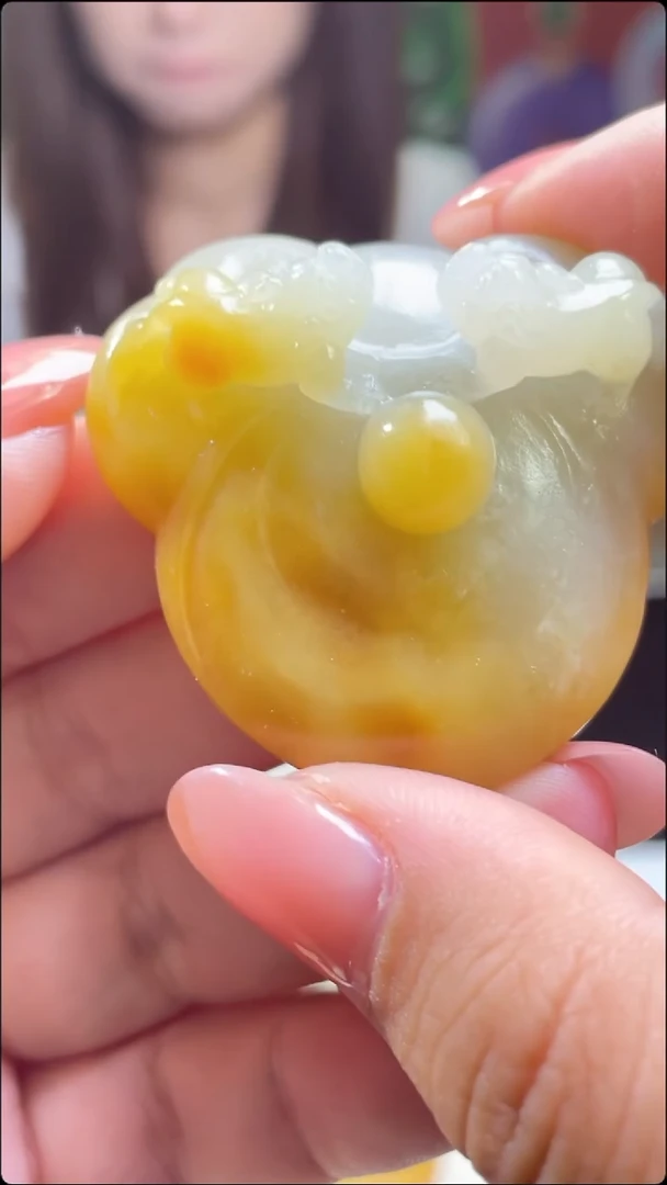 定制翡翠未镶嵌如意