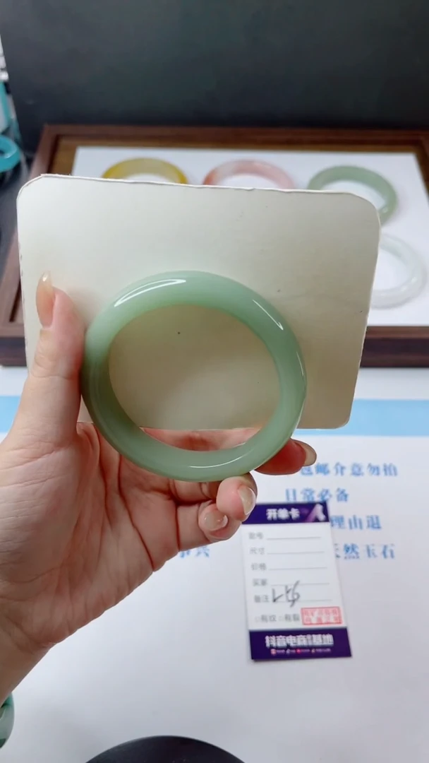 未镶嵌手镯石英质玉多样性发货L56