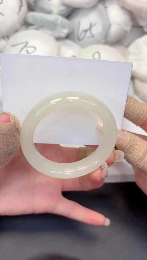 【闪购商品】石英质玉手镯未镶嵌160-51.2