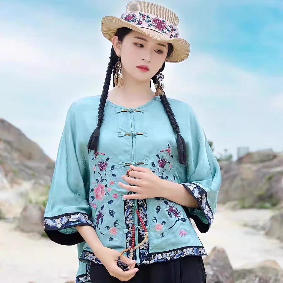 春季民族风上衣女复古刺绣高档宽松遮肉显瘦国风时尚开衫中式外套