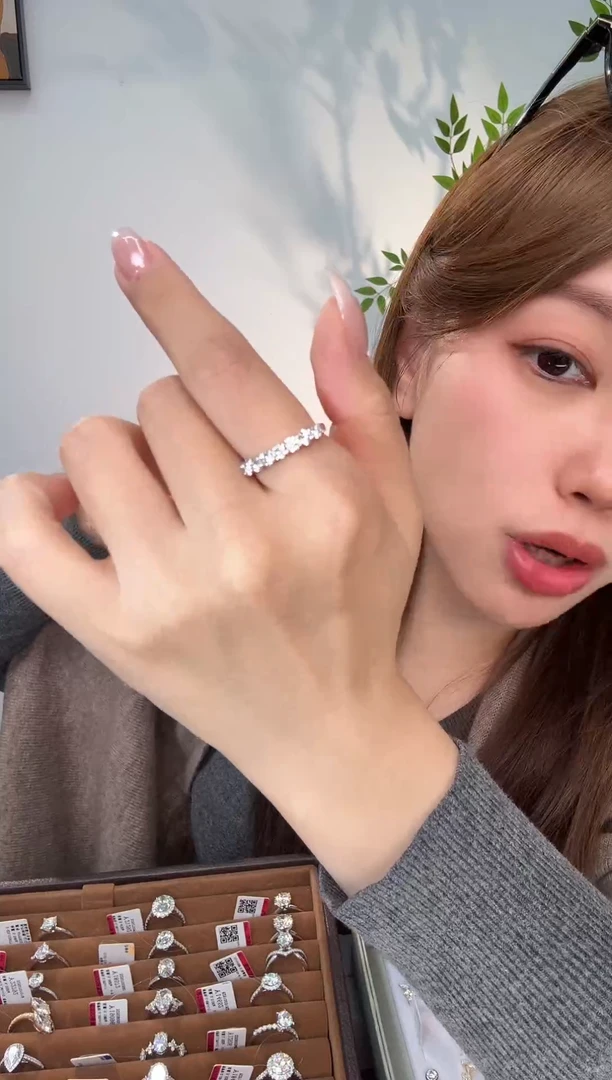 铂Pt950镶嵌实验室培育钻石pt950七公主排戒