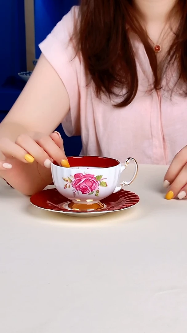 每天早上6点（杯碟）