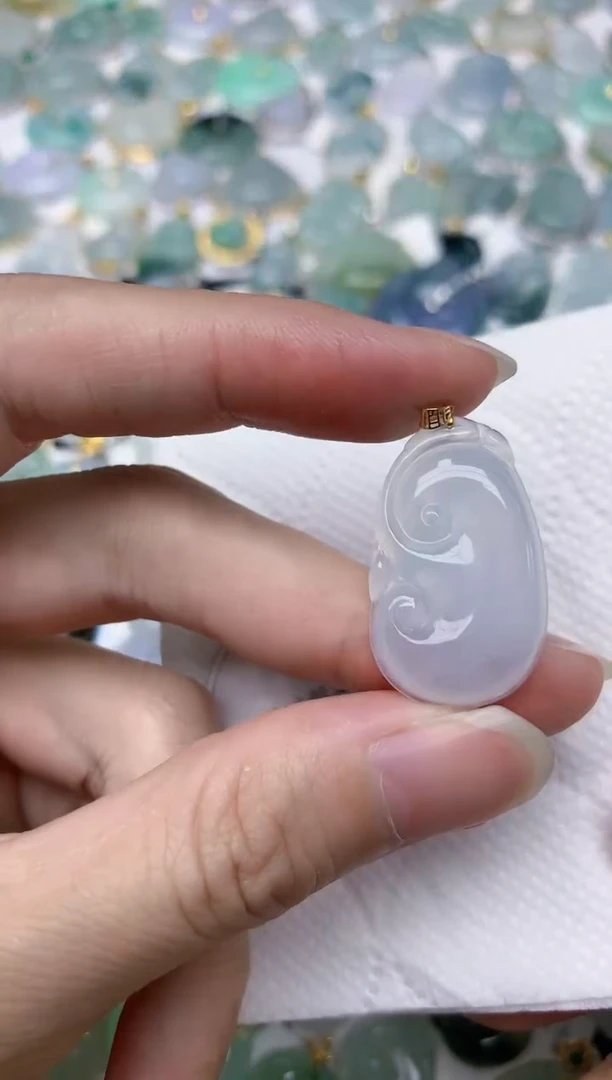 颈饰18K金镶嵌翡翠天然A货翡翠