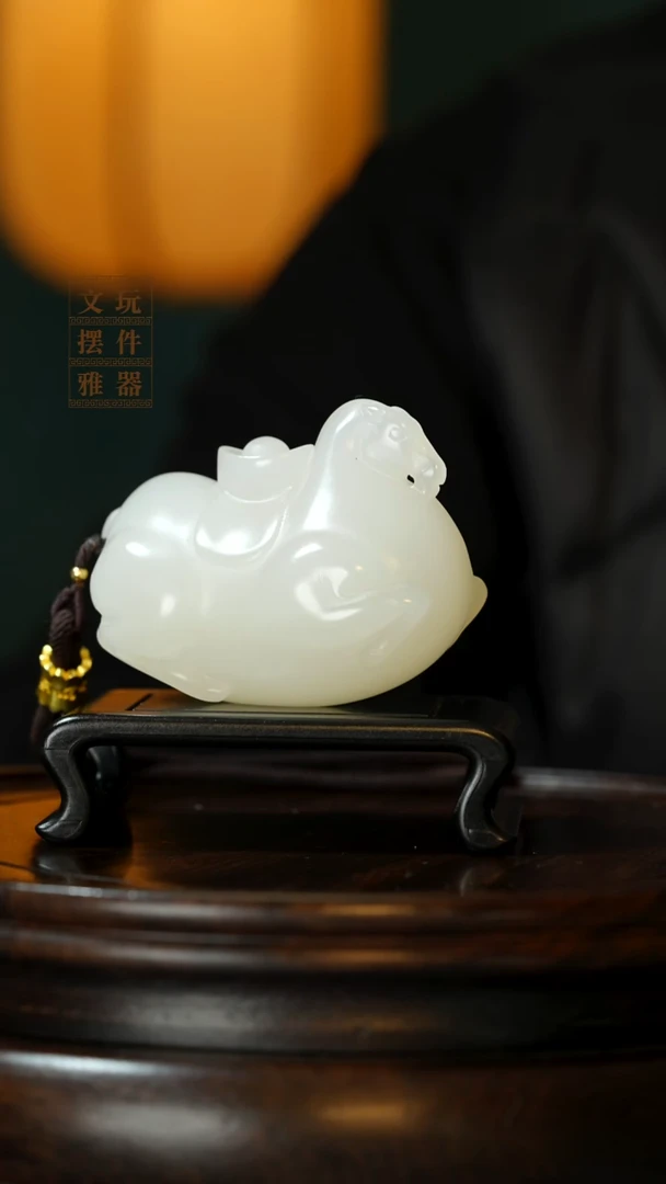 玉《》马到成功手把件摆件