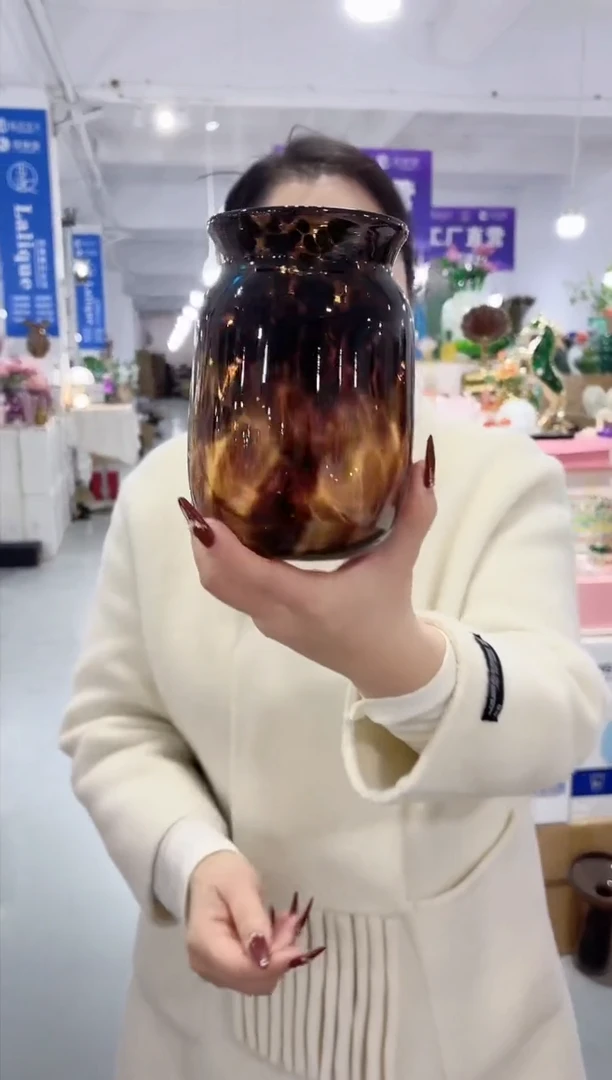 【闪购商品】玻璃唐总花瓶-微瑕-DY0U