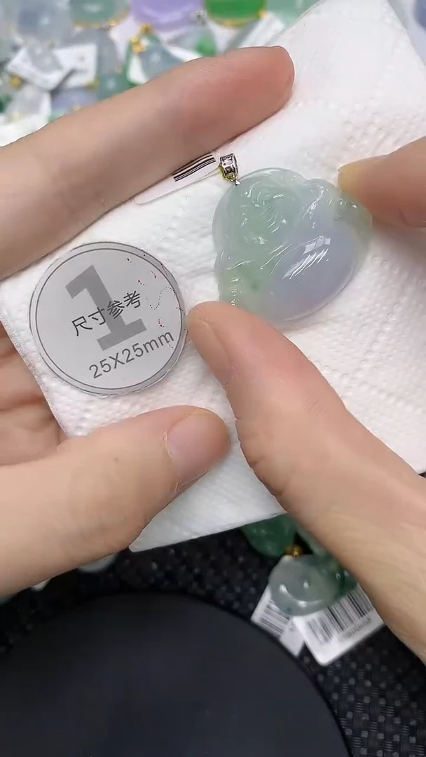 颈饰18K金镶嵌翡翠1111111111