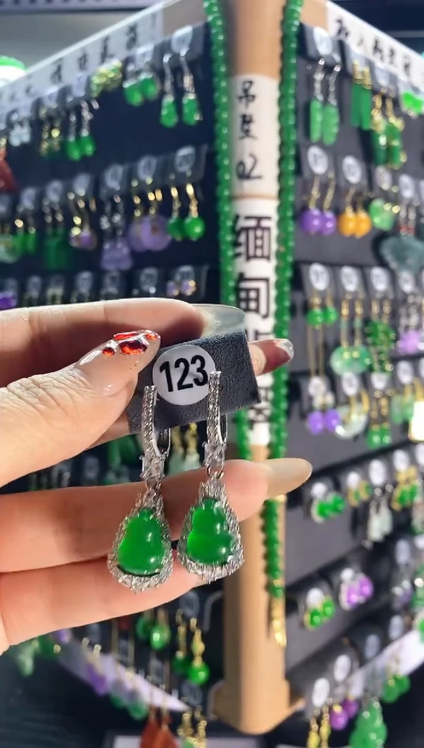 【闪购商品】翡翠耳饰银S925镶嵌123....