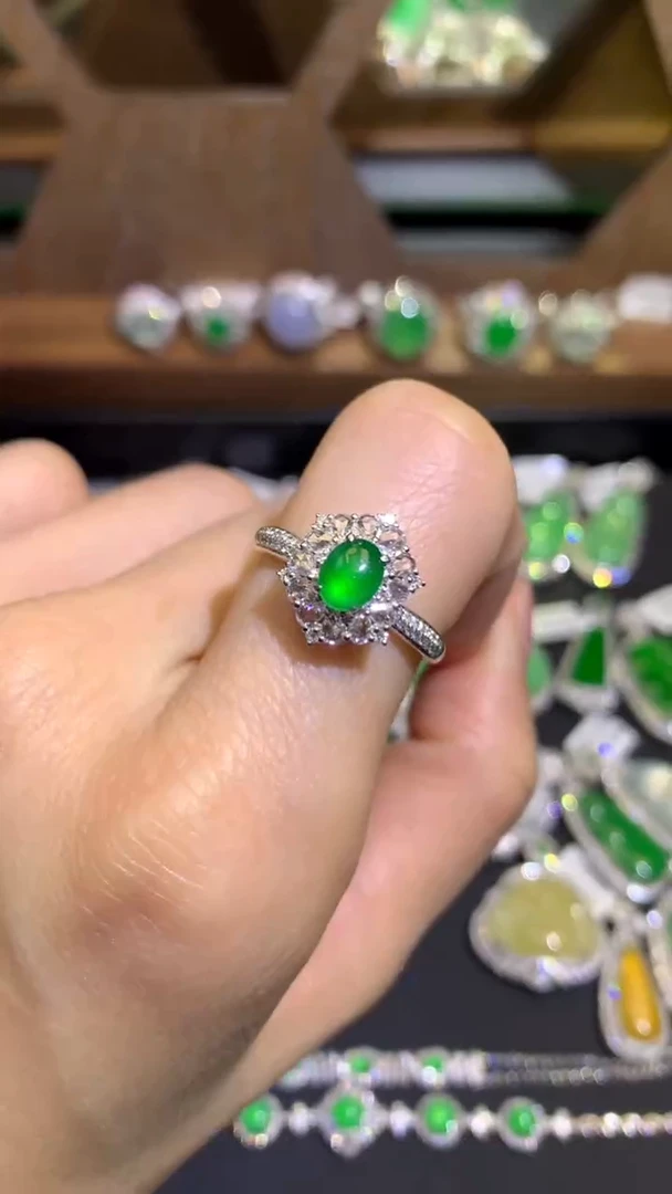 【闪购商品】翡翠吊坠(不含链)18K金镶嵌戒指