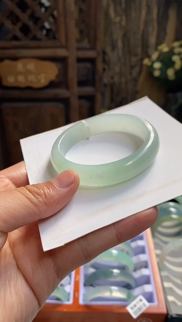 【闪购商品】翡翠手镯未镶嵌57圈