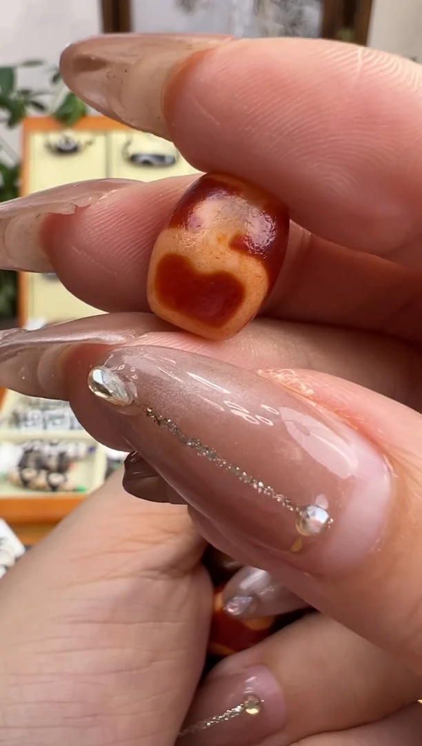 【闪购商品】玛瑙/玉髓吊坠(不含链)未镶嵌38.(微瑕随机发货)