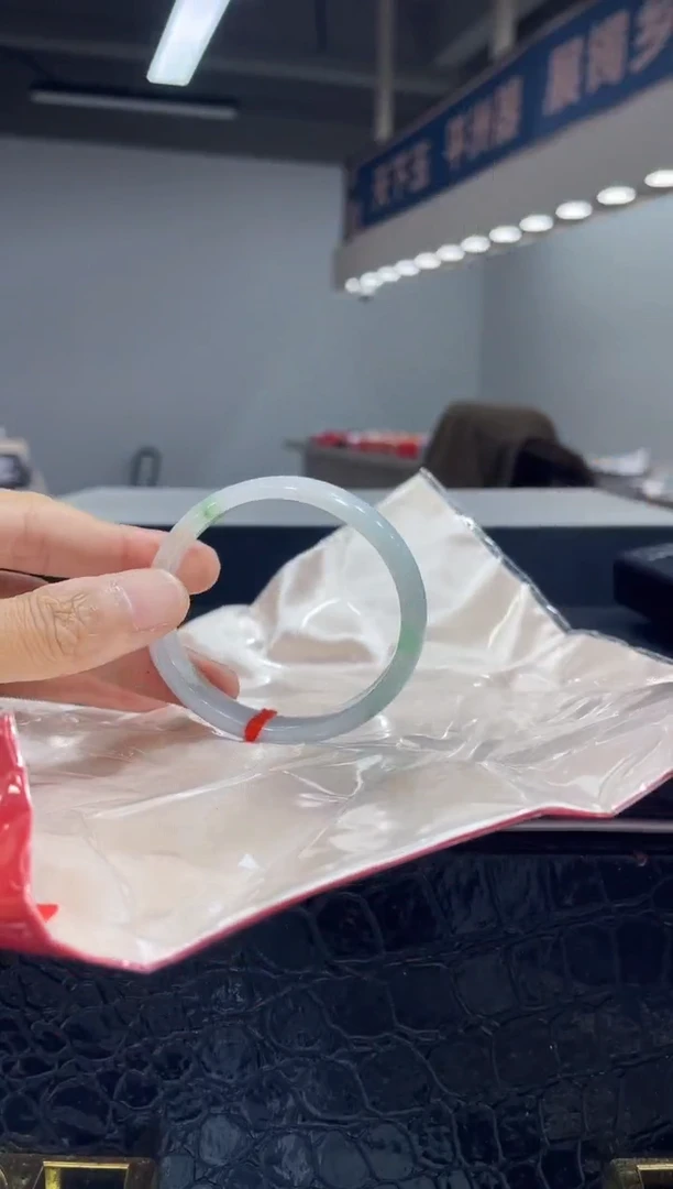 未镶嵌手镯（贵妃镯）翡翠3 5051