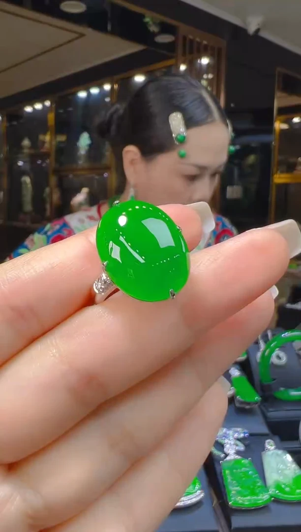 18K金镶嵌戒指翡翠063