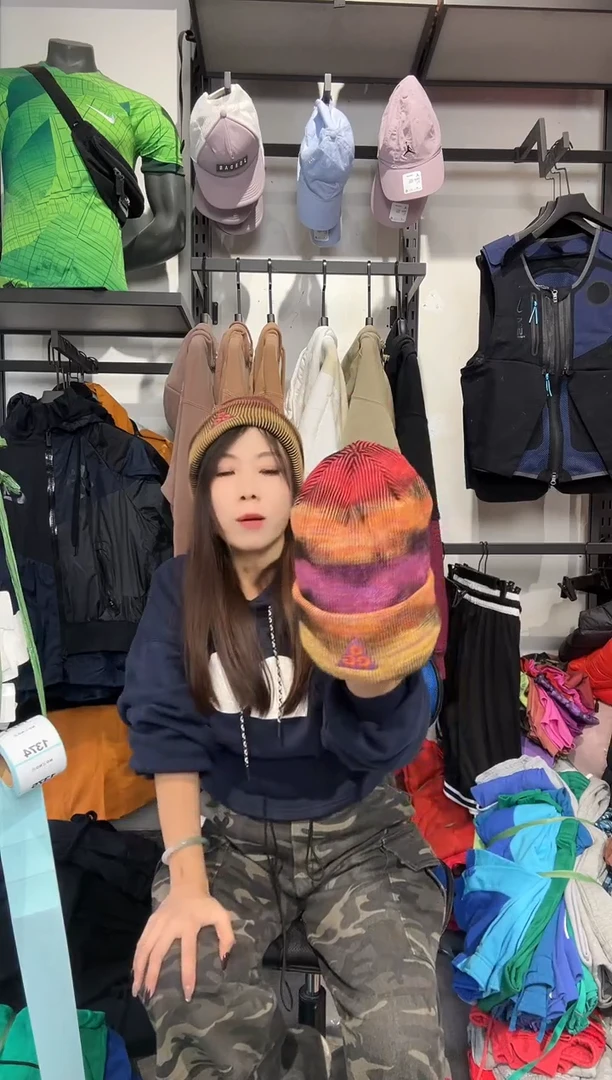 1368  编码 瑕疵款直播间过款为准 尺码   身高