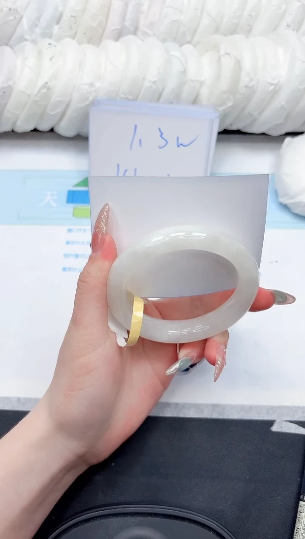 和田玉手镯未镶嵌329-58