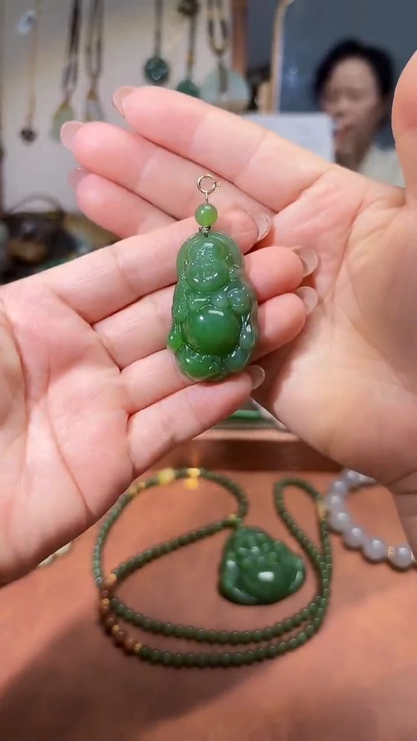 颈饰未镶嵌和田玉（碧玉）1