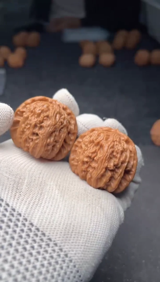 把件文玩核桃a156  白狮子 38尺  微修