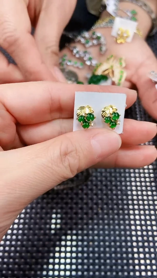 【闪购商品】翡翠耳饰未镶嵌11111111