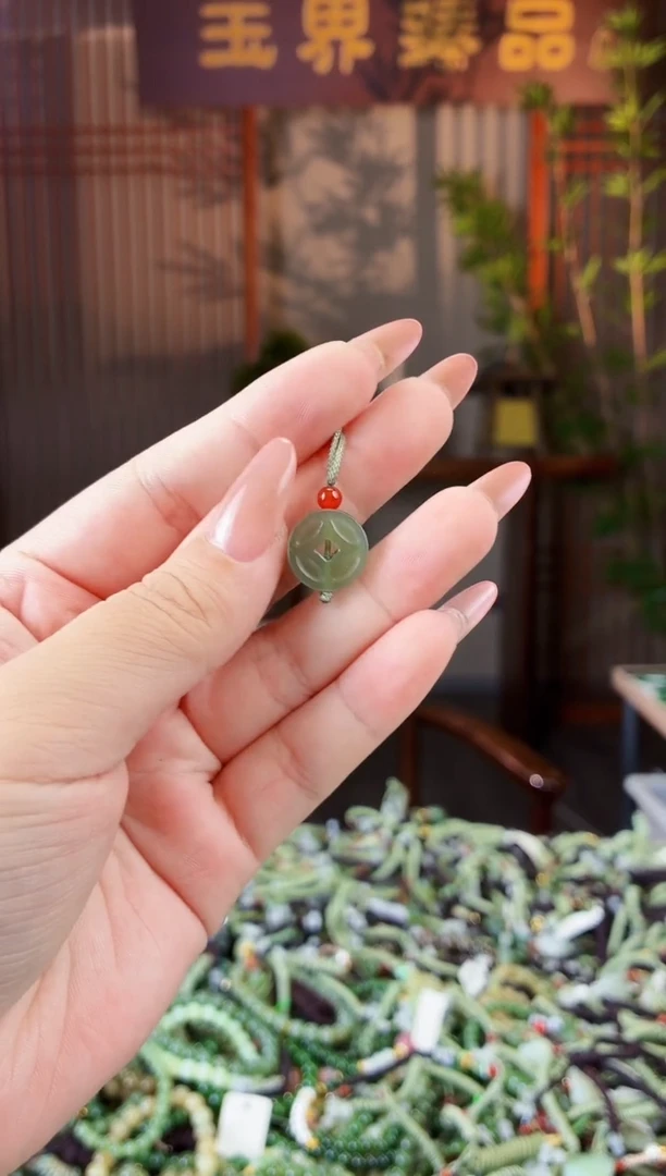 和田玉未镶嵌颈饰拍一发一