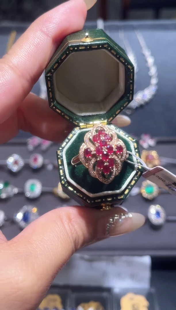 【闪购商品】红宝石戒指18K金镶嵌红宝石戒指