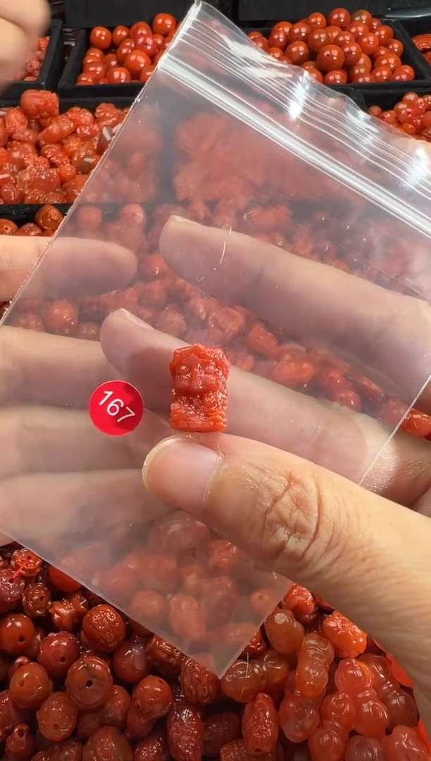 颈饰未镶嵌南红玛瑙1