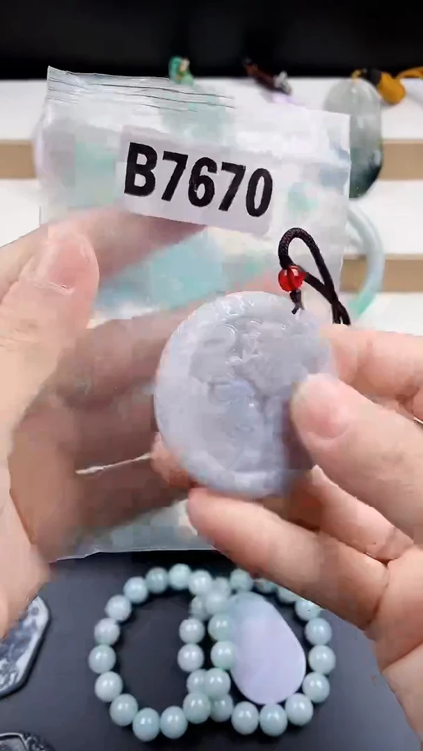 颈饰未镶嵌翡翠天然翡翠吊坠挂件