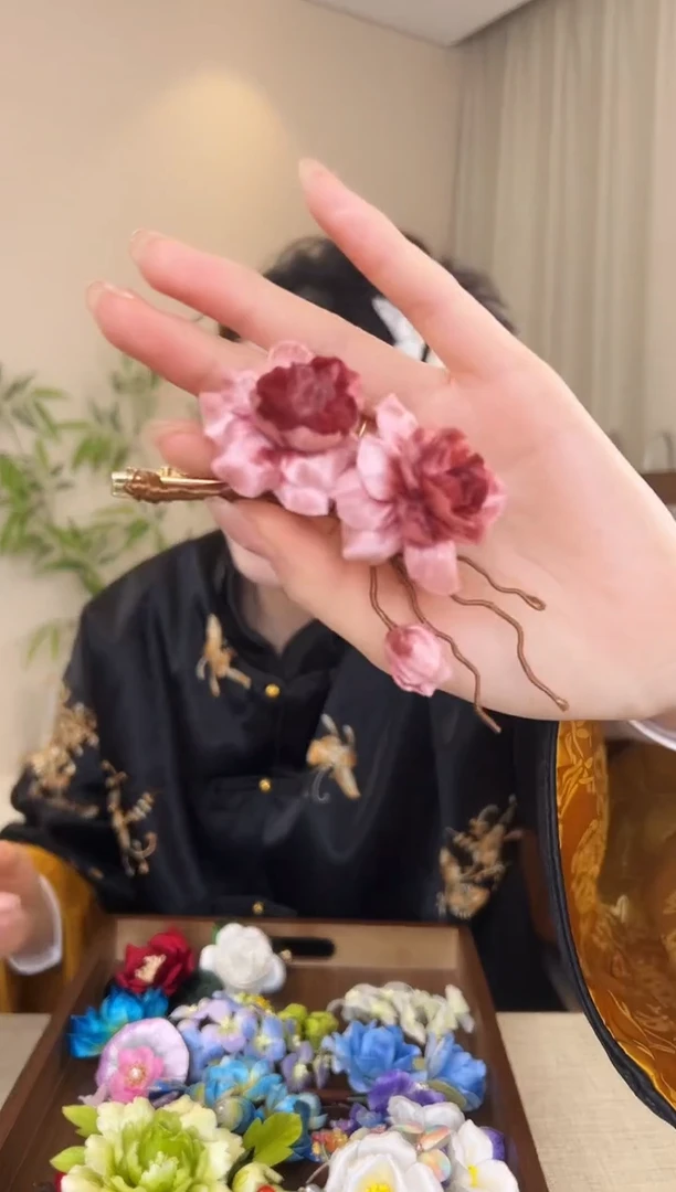 刺绣?***?美拉德色系玫瑰边夹