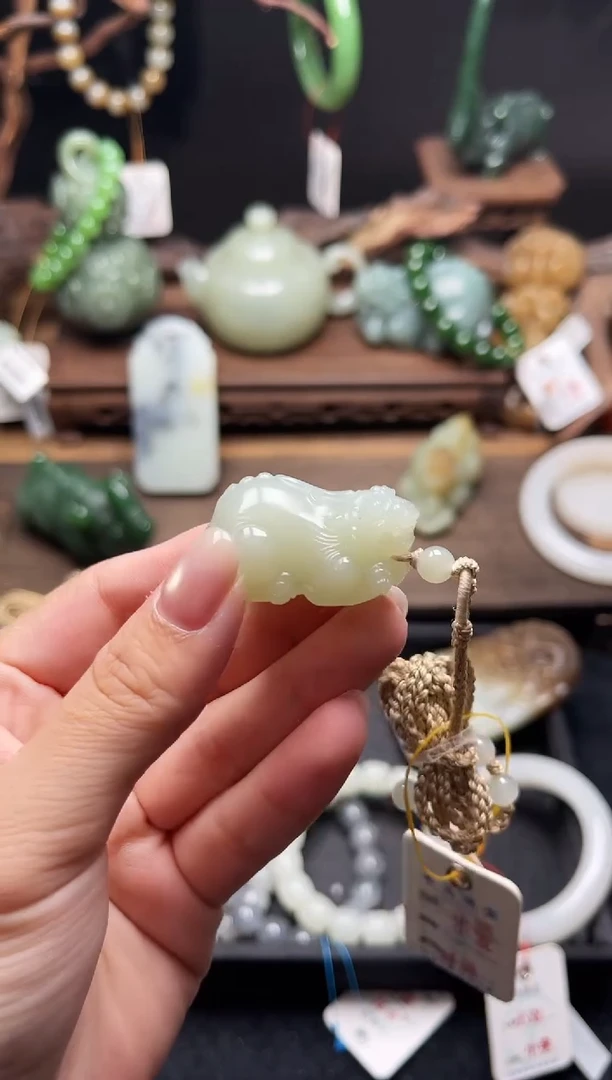 和田玉未镶嵌吊坠(不含链)且末迪克兰 貔貅90048