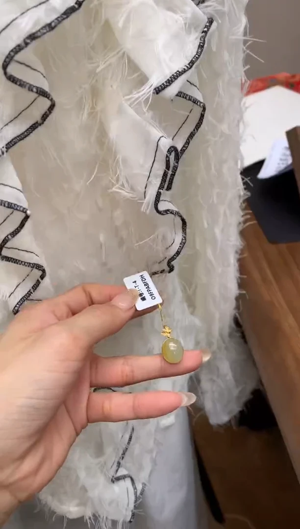 【闪购商品】翡翠颈饰18K金镶嵌蛋面