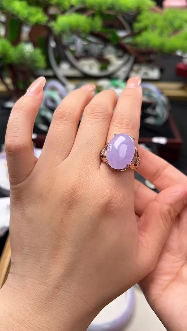 18K金镶嵌戒指翡翠重****常戒指