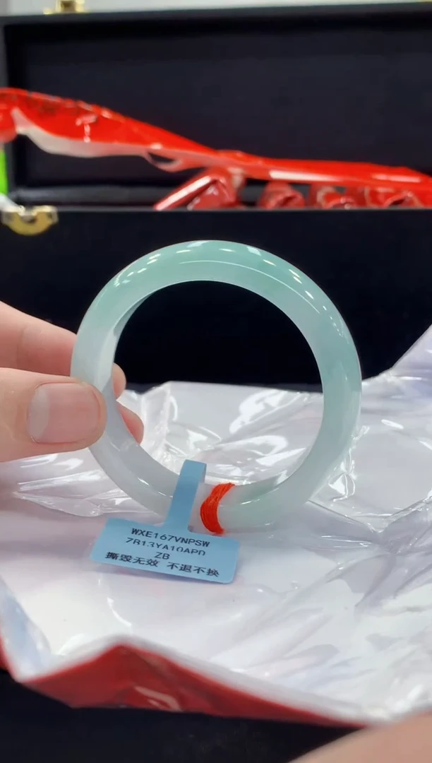未镶嵌手镯翡翠翡翠手镯