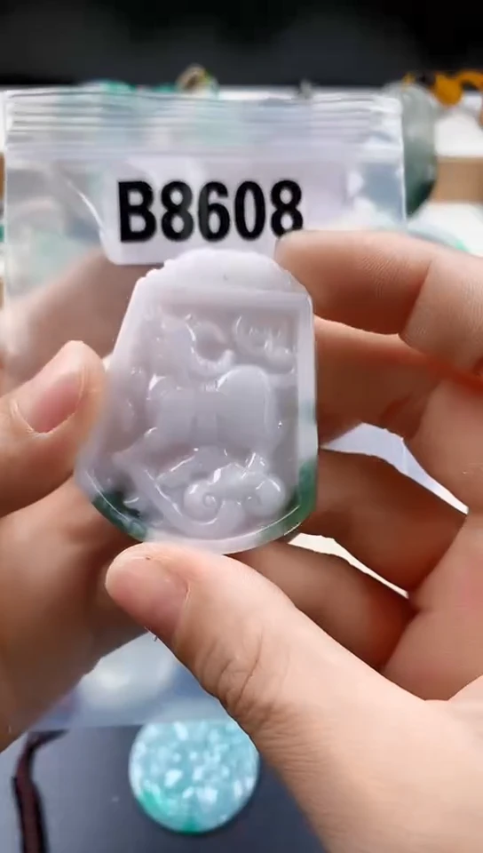 颈饰未镶嵌翡翠天然翡翠吊坠挂件