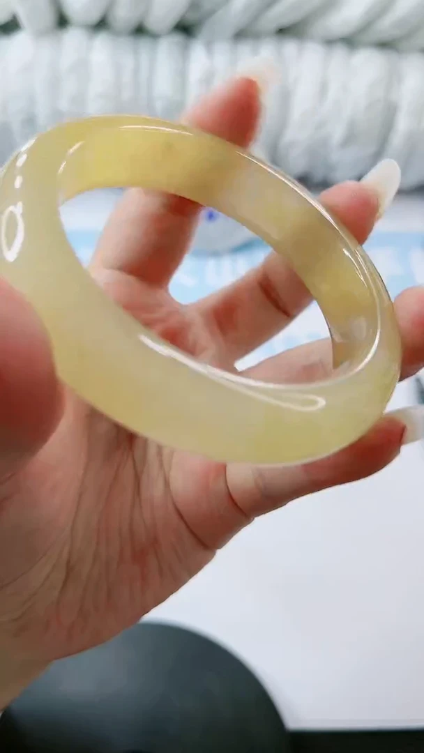 【闪购商品】石英质玉手镯未镶嵌多样性发货L531