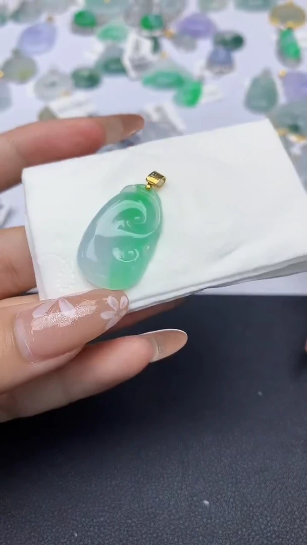 颈饰18K金镶嵌翡翠天然缅甸a货翡翠百元以上9元证书费自理