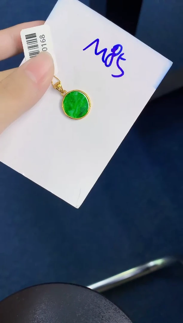翡翠未镶嵌颈饰天然翡翠緬甸A貨