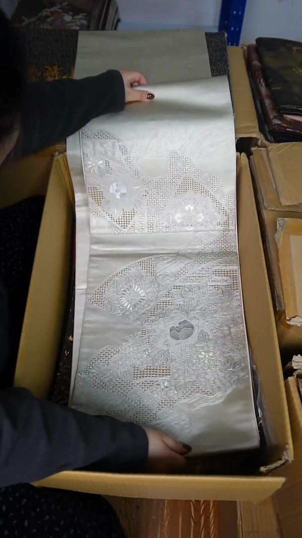 织绣20箔底两通花卉刺绣