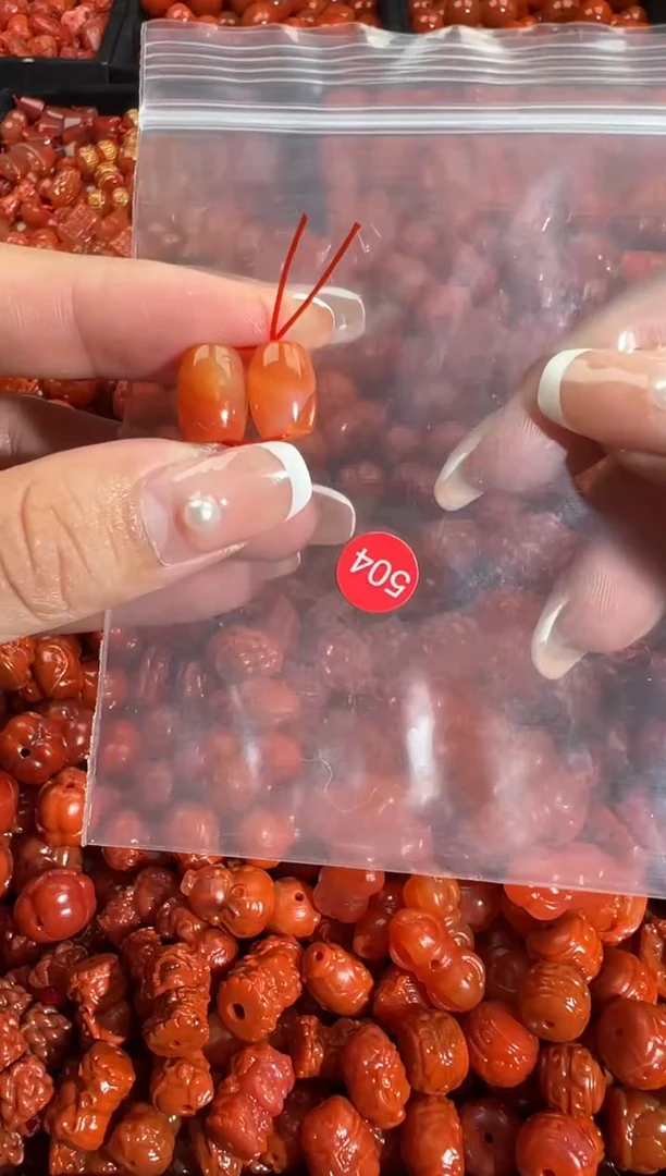 颈饰未镶嵌南红玛瑙1