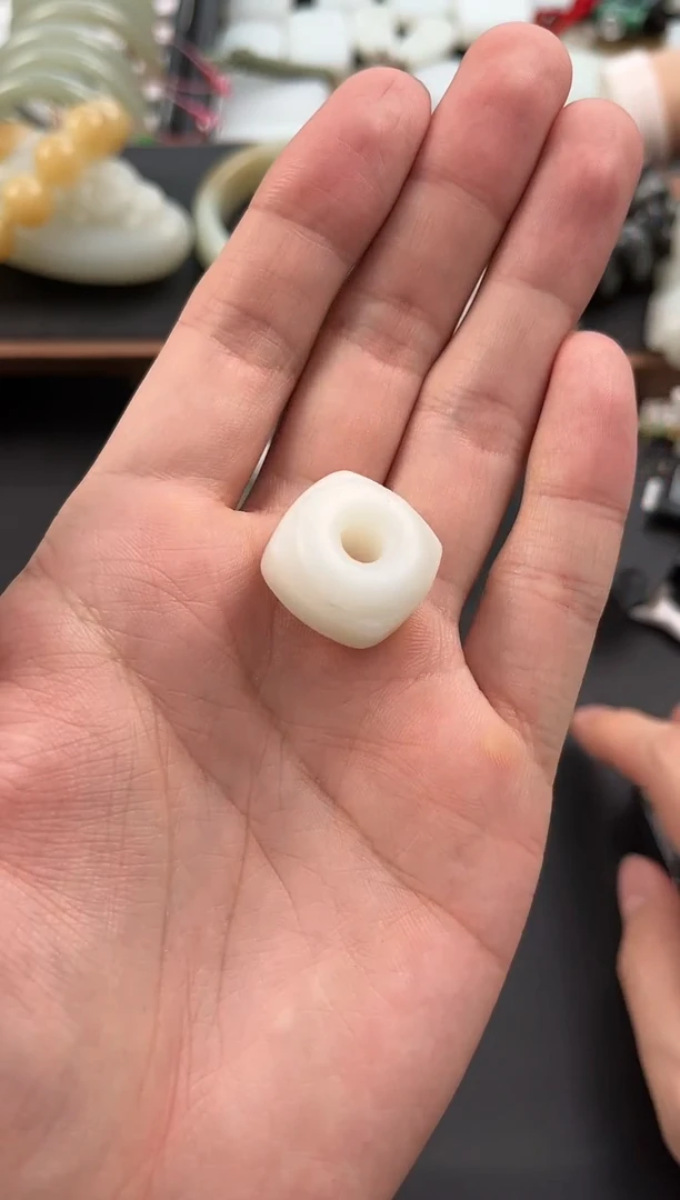 未镶嵌手串和田玉王*士天泰小方扣微色差