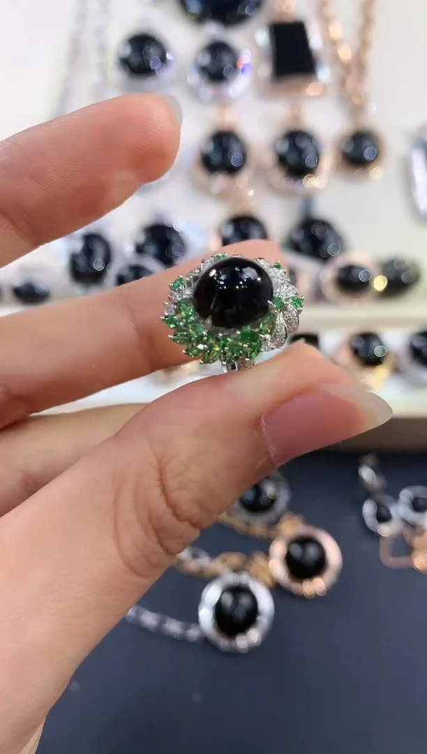 翡翠戒指18K金镶嵌V73