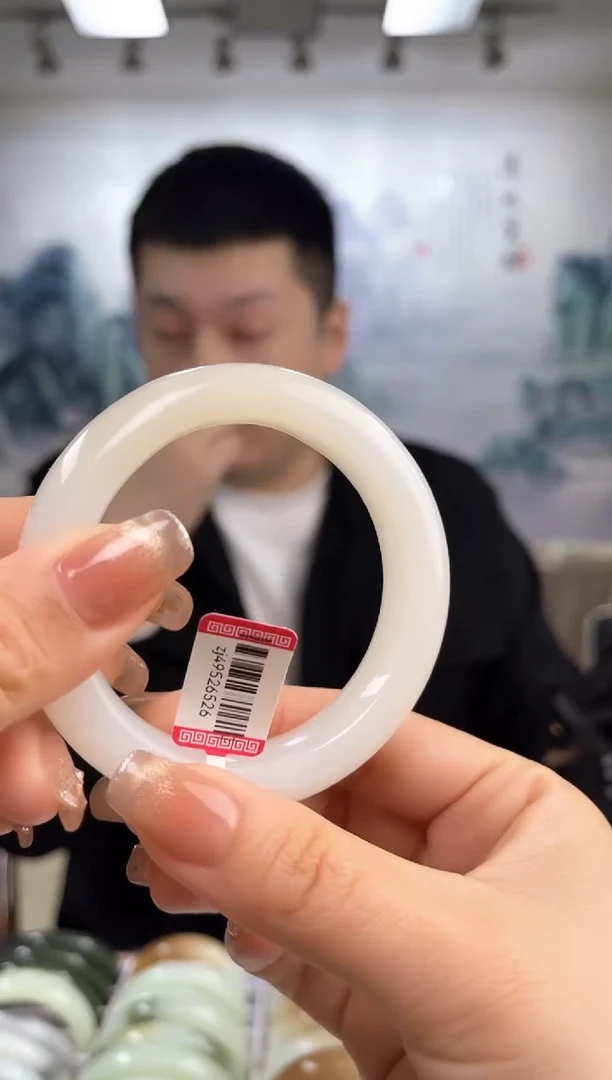 【闪购商品】和田玉手镯未镶嵌54圈口6526