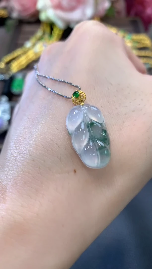 吊坠(不含链)18K金镶嵌翡翠a4多样性一件发货